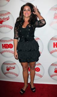 Katy Mixon feet photo thumbnail
