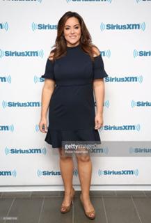 Katy Mixon feet photo thumbnail