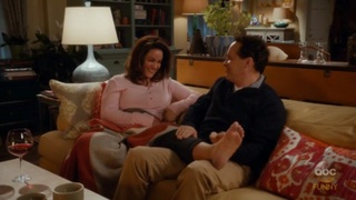 Katy Mixon feet photo thumbnail