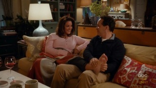 Katy Mixon feet photo thumbnail