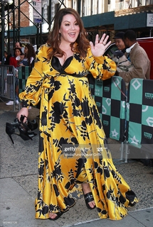 Katy Mixon feet photo thumbnail
