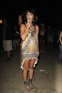 Katy Perry feet photo thumbnail