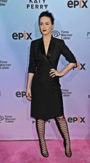 Katy Perry feet photo thumbnail