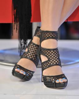 Katy Perry feet photo thumbnail