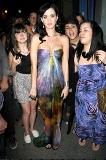 Katy Perry feet photo thumbnail