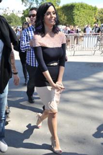 Katy Perry feet photo thumbnail