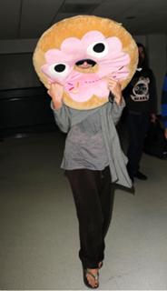 Katy Perry feet photo thumbnail