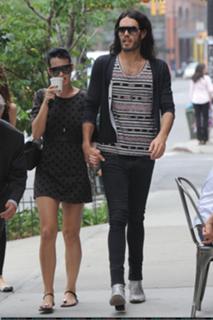 Katy Perry feet photo thumbnail