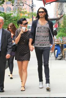 Katy Perry feet photo thumbnail