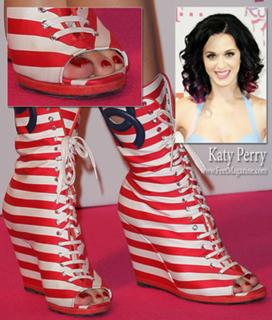 Katy Perry feet photo thumbnail