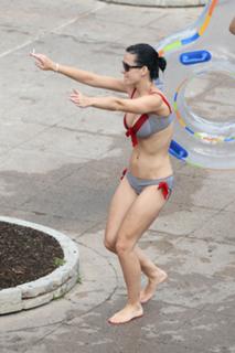 Katy Perry feet photo thumbnail
