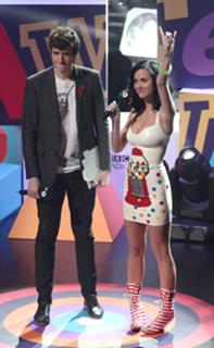 Katy Perry feet photo thumbnail