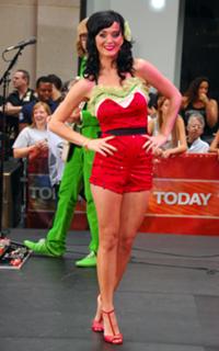 Katy Perry feet photo thumbnail