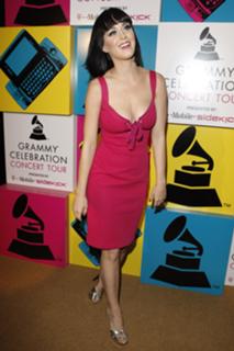 Katy Perry feet photo thumbnail