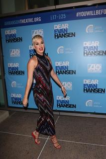 Katy Perry feet photo thumbnail