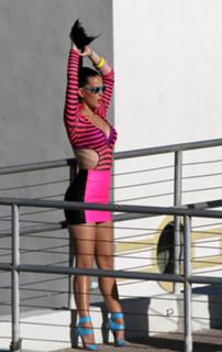 Katy Perry feet photo thumbnail