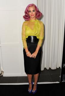 Katy Perry feet photo thumbnail