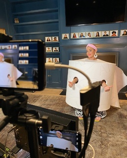Katy Perry feet photo thumbnail