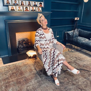 Katy Perry feet photo thumbnail