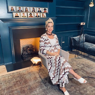 Katy Perry feet photo thumbnail