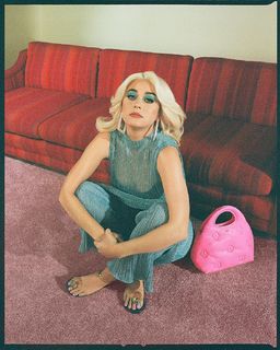 Katy Perry feet photo thumbnail