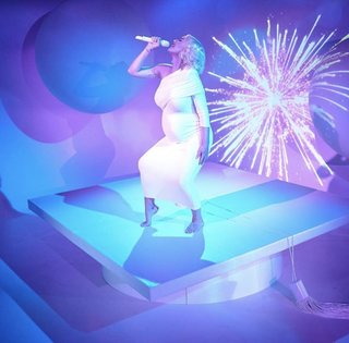 Katy Perry feet photo thumbnail