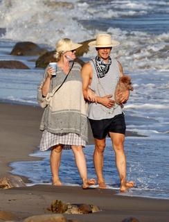 Katy Perry feet photo thumbnail