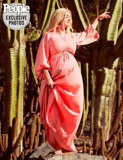 Katy Perry feet photo thumbnail