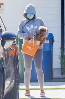 Katy Perry feet photo thumbnail