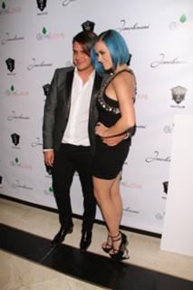 Katy Perry feet photo thumbnail
