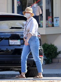 Katy Perry feet photo thumbnail
