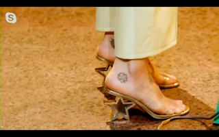 Katy Perry feet photo thumbnail