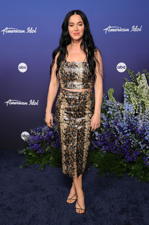 Katy Perry feet photo thumbnail