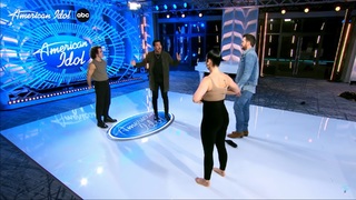 Katy Perry feet photo thumbnail