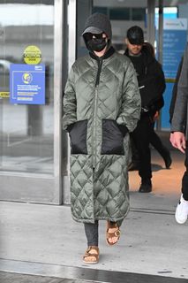 Katy Perry feet photo thumbnail