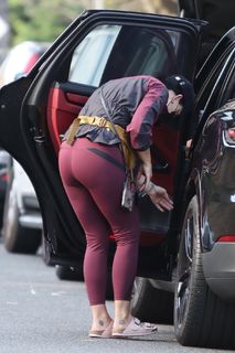 Katy Perry feet photo thumbnail
