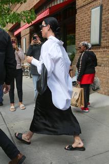 Katy Perry feet photo thumbnail