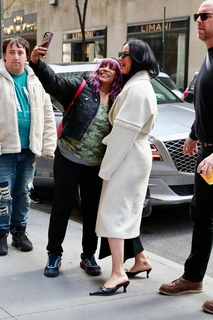 Katy Perry feet photo thumbnail