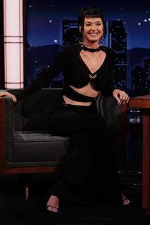 Katy Perry feet photo thumbnail