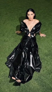 Katy Perry feet photo thumbnail