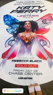 Katy Perry feet photo thumbnail