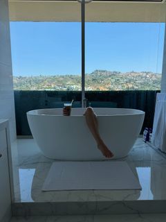 Katy Perry feet photo thumbnail