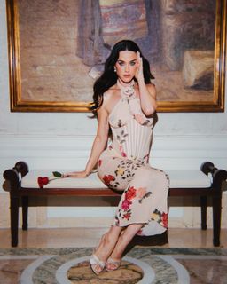 Katy Perry feet photo thumbnail