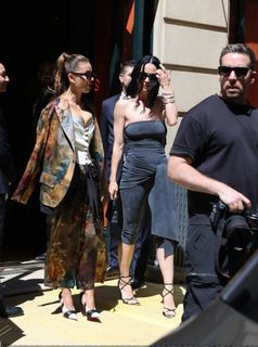 Katy Perry feet photo thumbnail