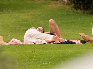 Katy Perry feet photo 9