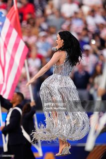Katy Perry feet photo 7