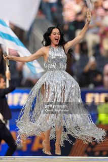 Katy Perry feet photo 5