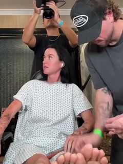 Katy Perry feet photo 4