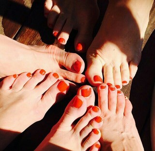 Katy Stoll feet photo 14