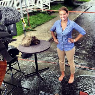 Katy Tur feet photo thumbnail